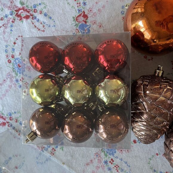 Lot of 41 Fall Ornaments Squirrel Owl Pinecones Acorns Balls Impact Resistant - Picture 6 of 8